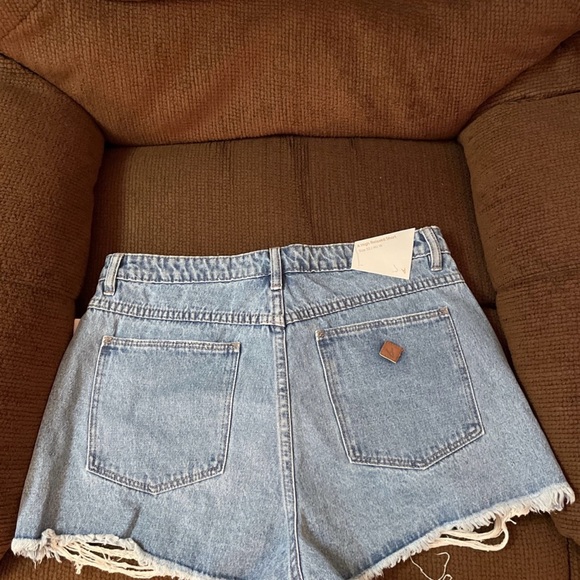 A Brand Shorts - Picture 2 of 4
